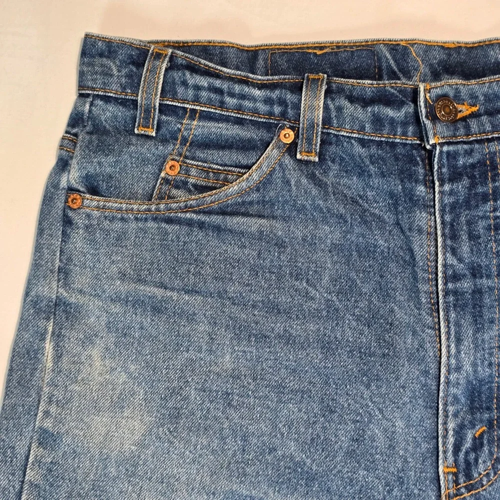 Vintage Levis 505 Mens Straight Leg Jeans Medium Wash Blue Denim 37x32‎ Zip Fly